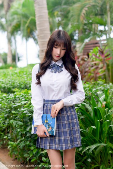 鞭打美女